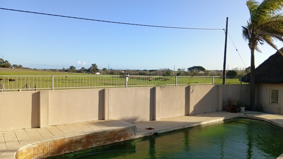 5 Bedroom Property for Sale in Stellenbosch Farms Western Cape